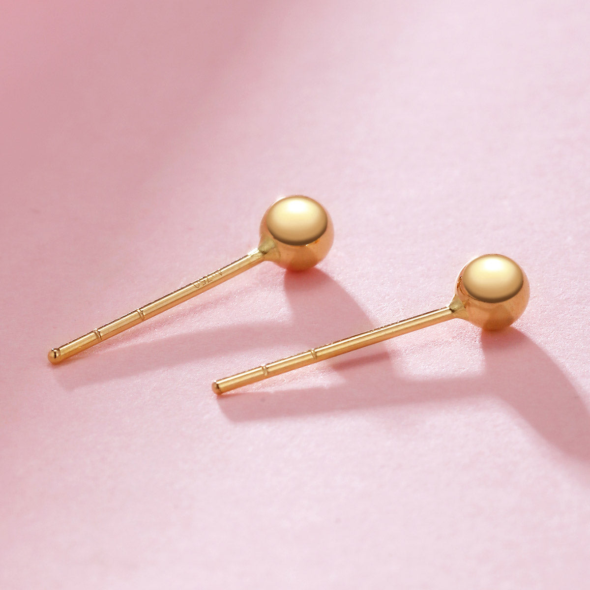 Boucles d'oreilles luxueuses en or 18 carats avec perles de bon augure et clous de guérison en or 750 – Clous délicats à boule de 2,8 mm