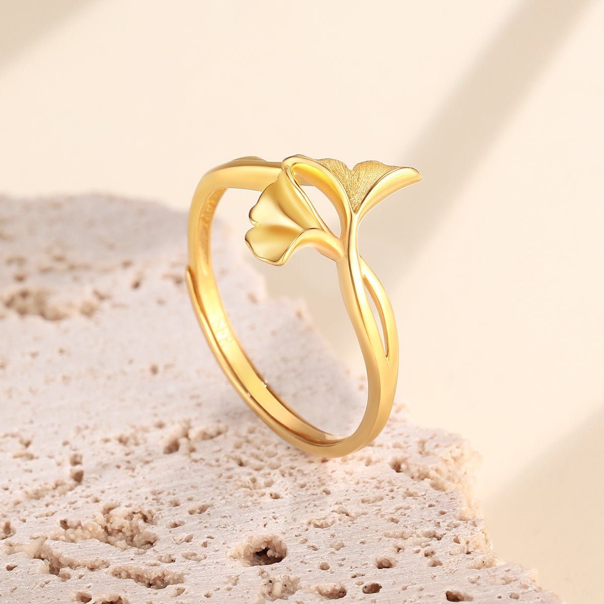 Bague ajustable exquise en or 18 carats avec feuille de ginkgo pour elle – Un cadeau de haute joaillerie inspiré de la nature